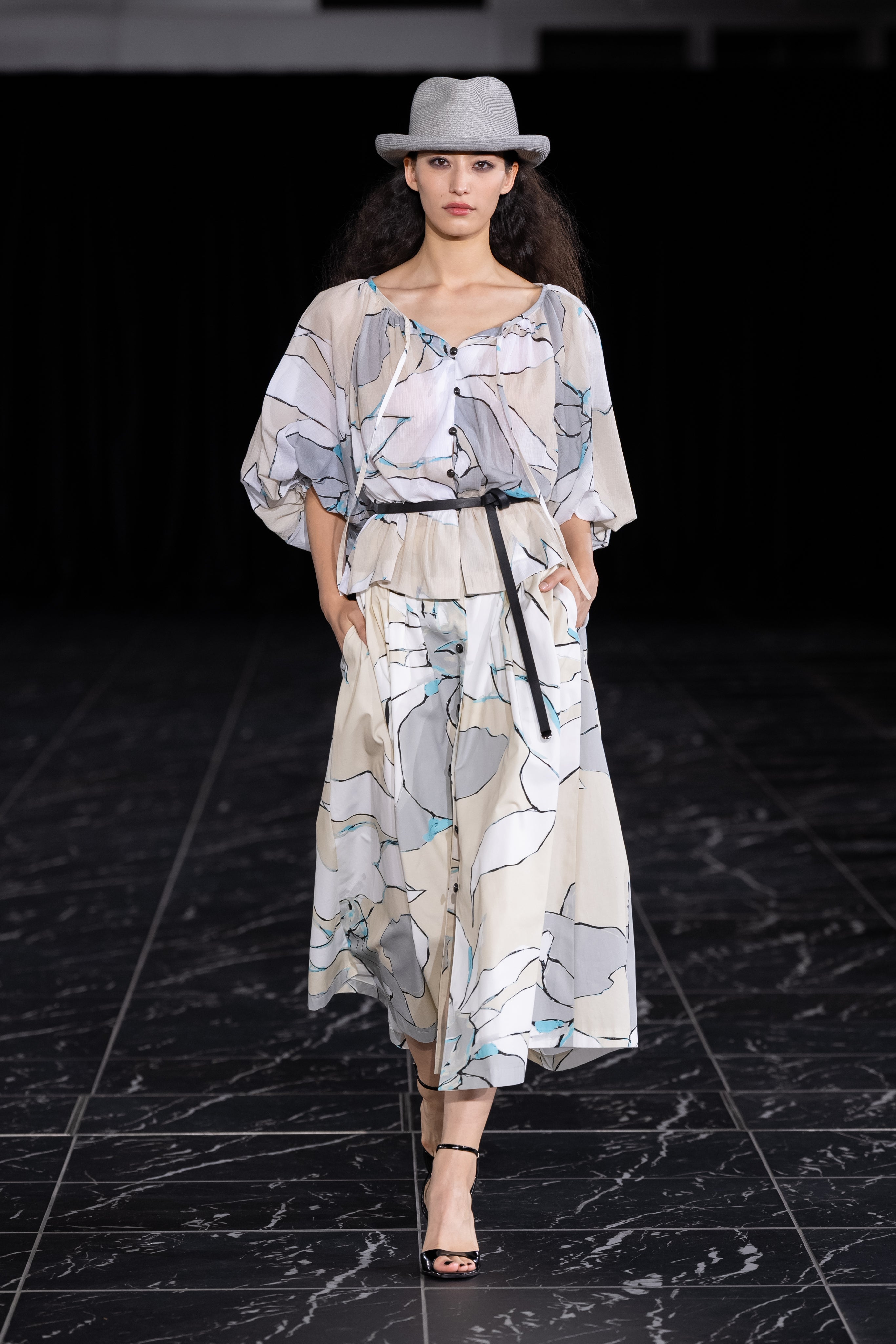 ボタニカル柄ブラウス / Botanical Print Blouse