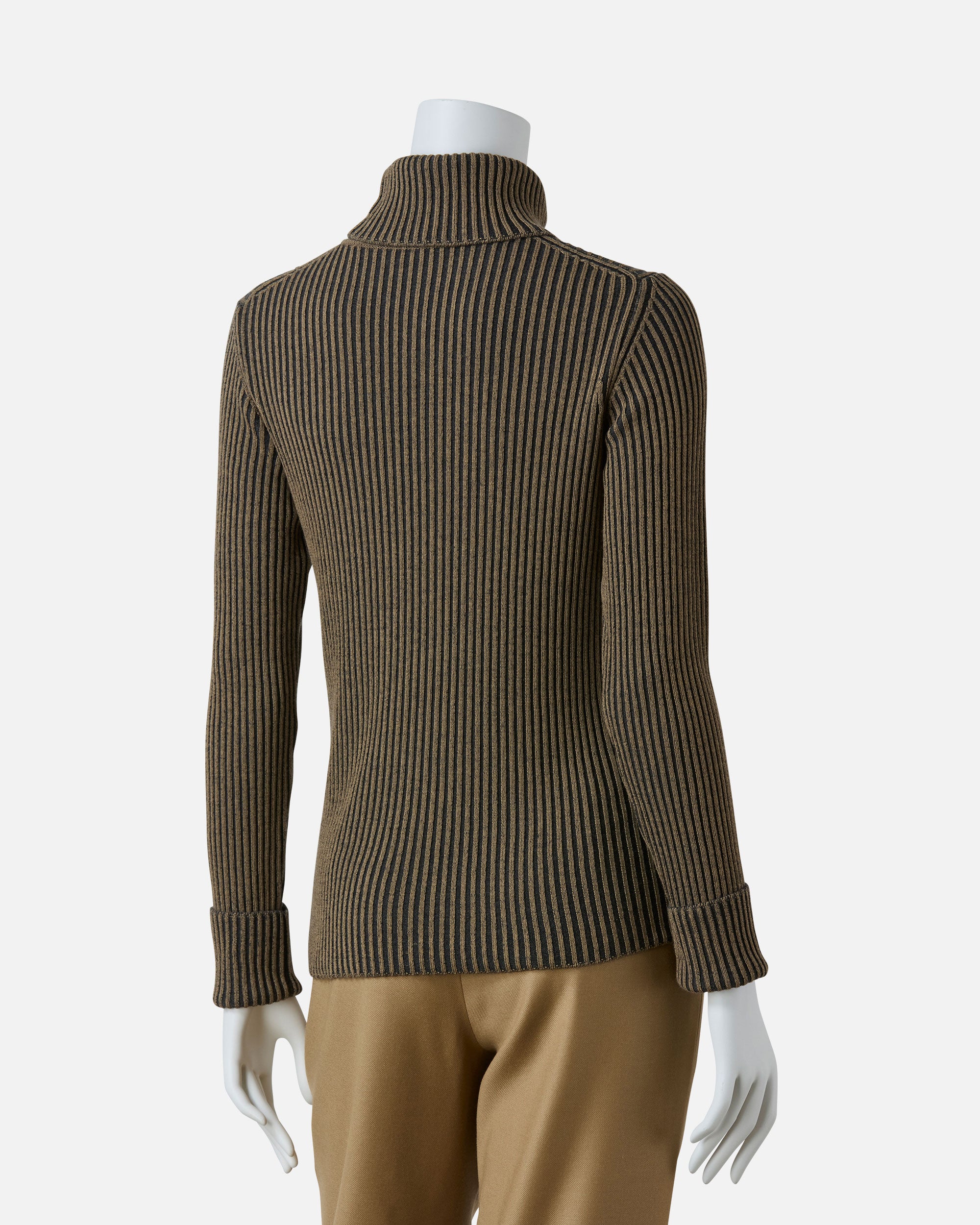 リブニットプルオーバー