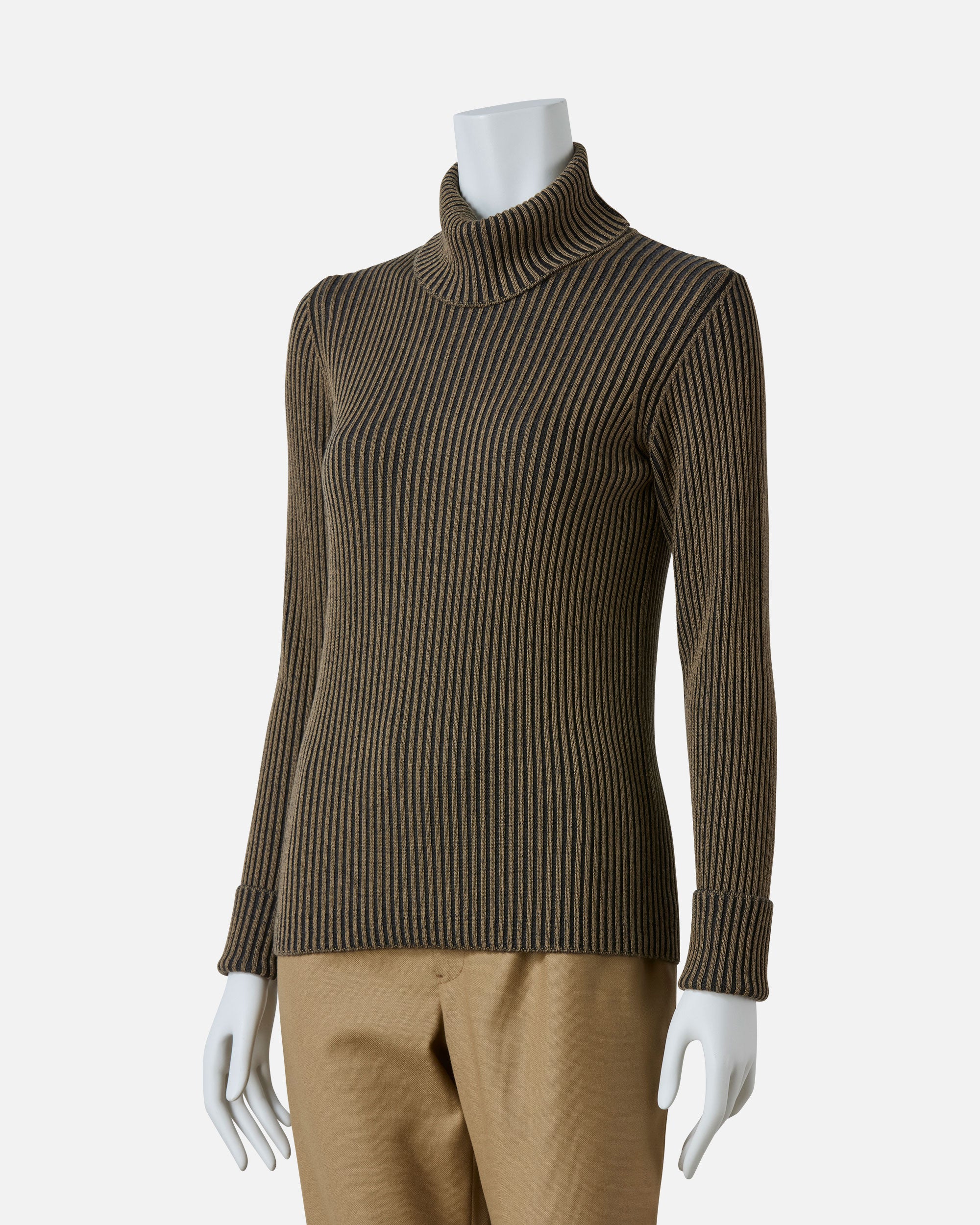 リブニットプルオーバー