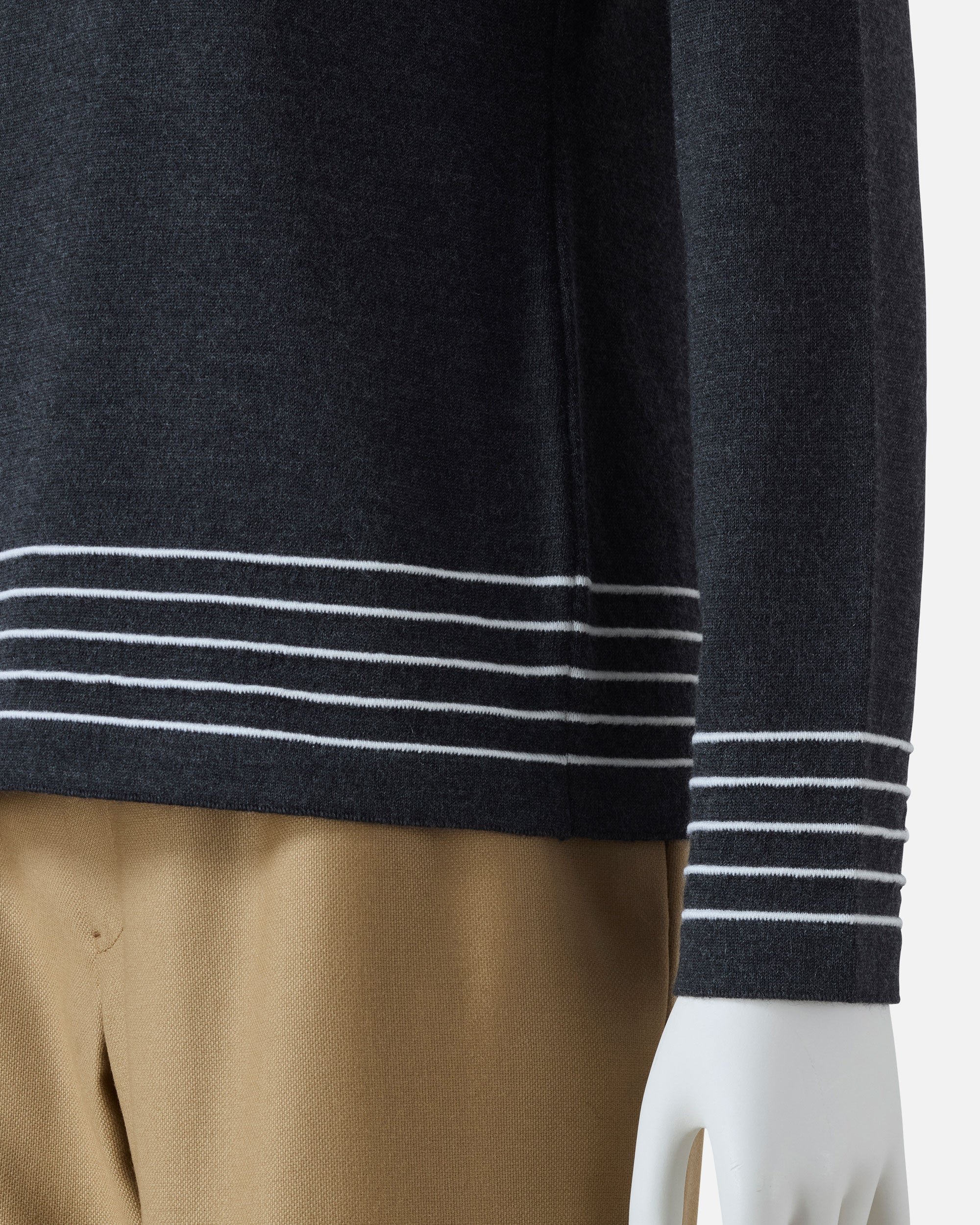 ハイネックニットプルオーバー