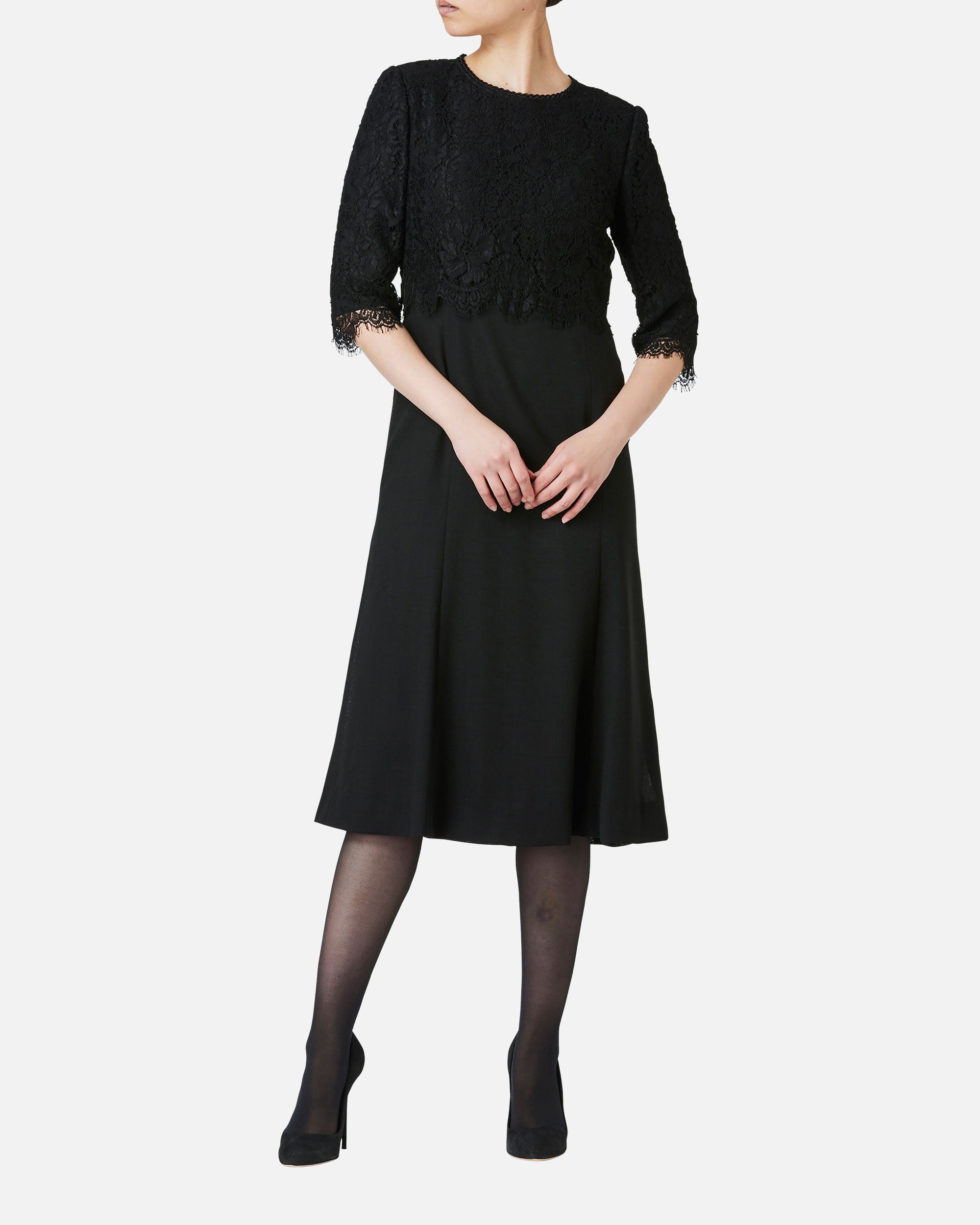 リバーレース×フレアスカートブラックワンピース / Flare Black Dress with Leavers Lace