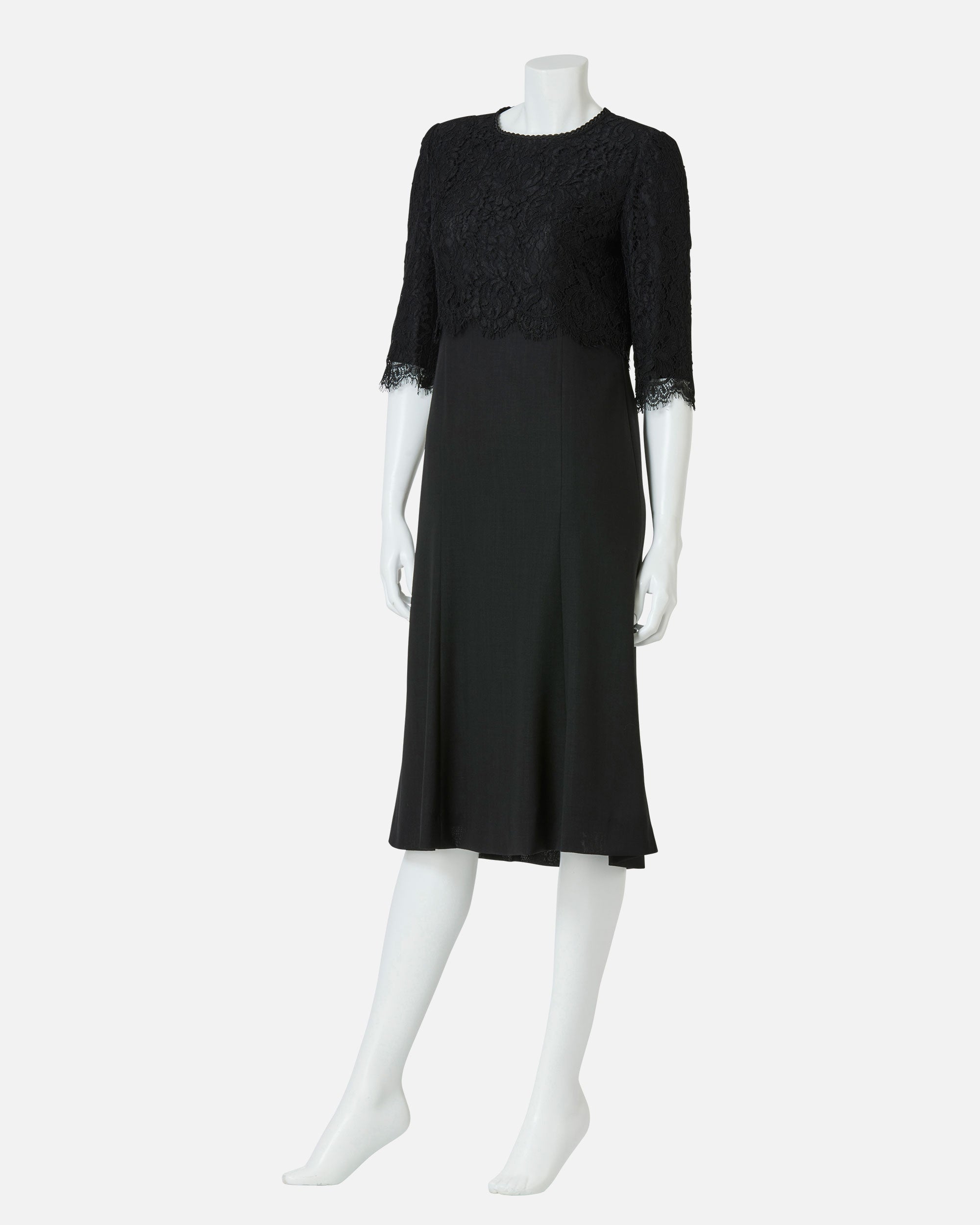 リバーレース×フレアスカートブラックワンピース / Flare Black Dress with Leavers Lace