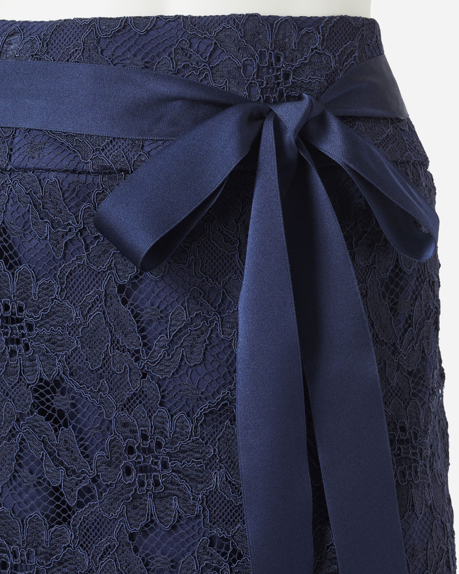 ラッセルレースタイトスカート / Raschel Lace Straight Skirt