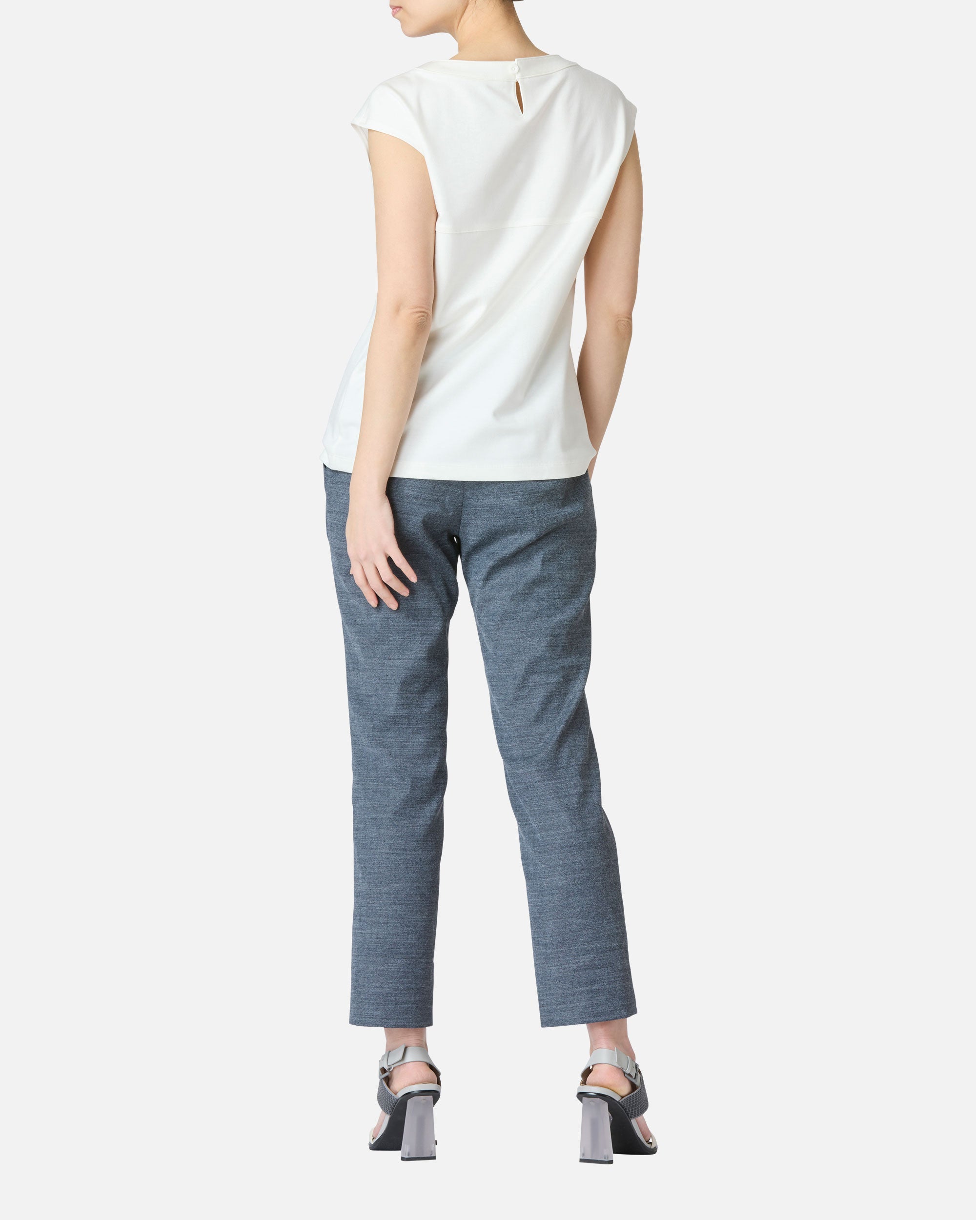 ナチュラルストレッチクロップドパンツ