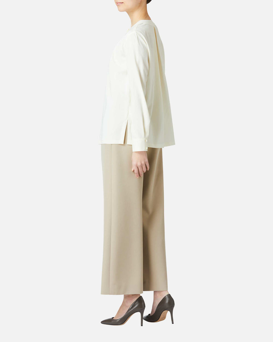 ラウンドネックタックブラウス / Round Neck Pleated Blouse