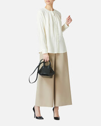 ラウンドネックタックブラウス / Round Neck Pleated Blouse