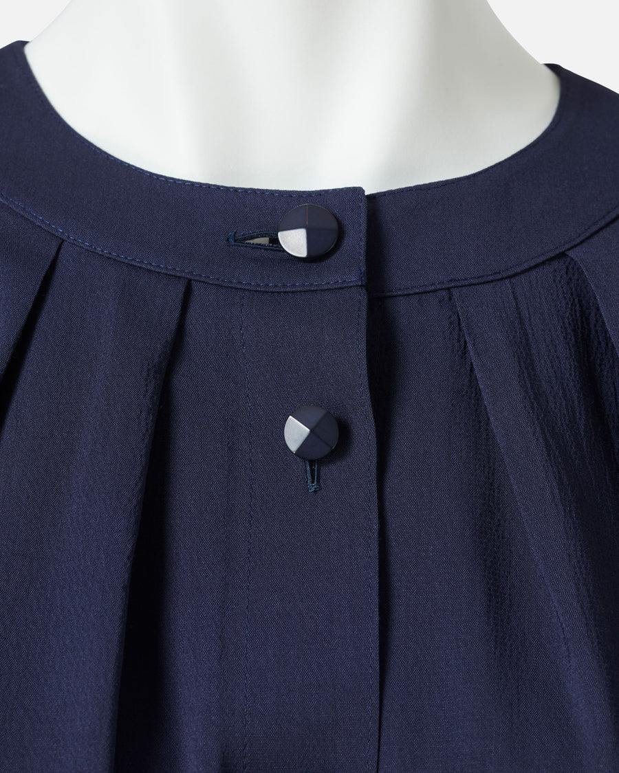 ラウンドネックタックブラウス / Round Neck Pleated Blouse