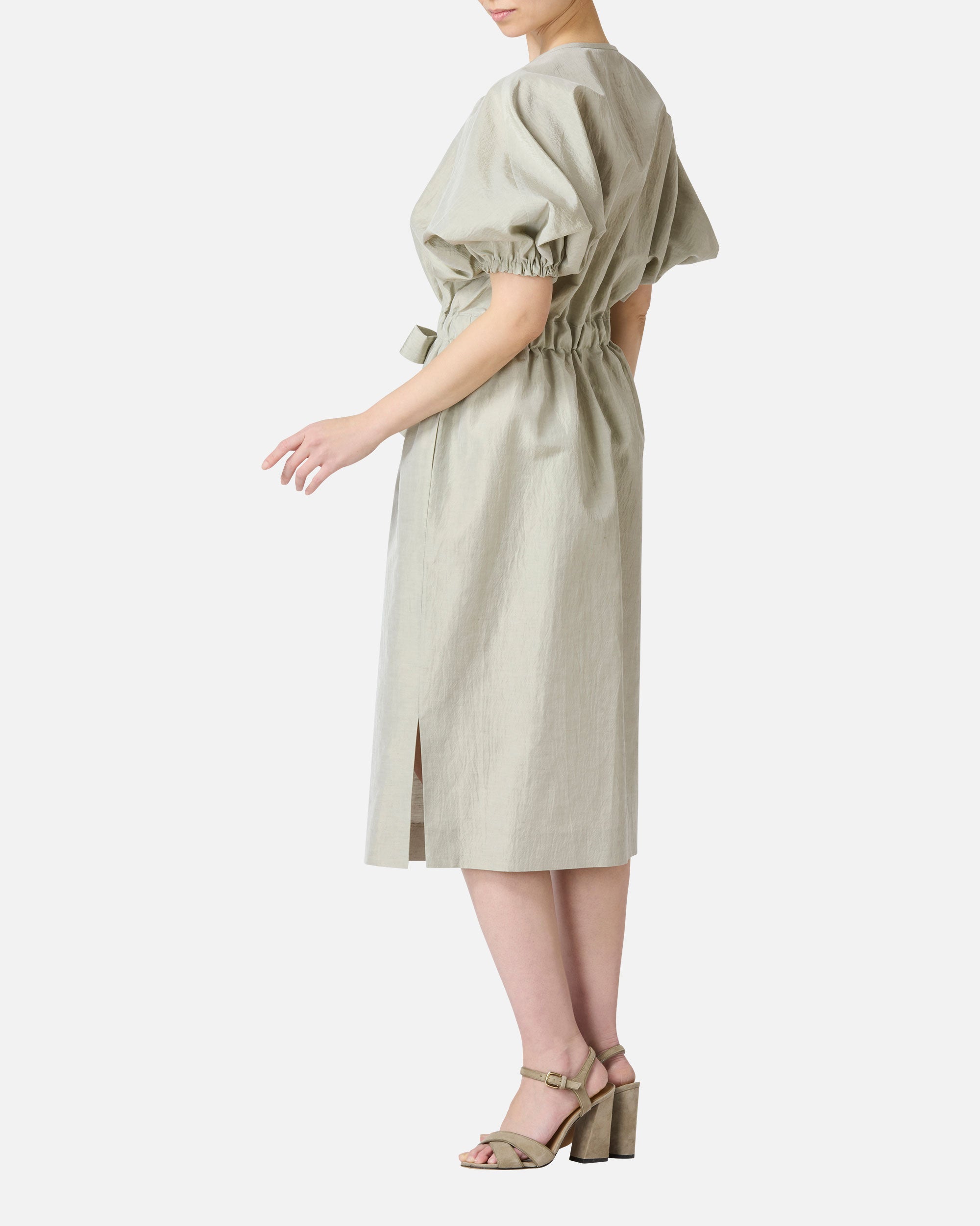 リボンギャザーワンピース / Gathered Waist Dress with Ribbon