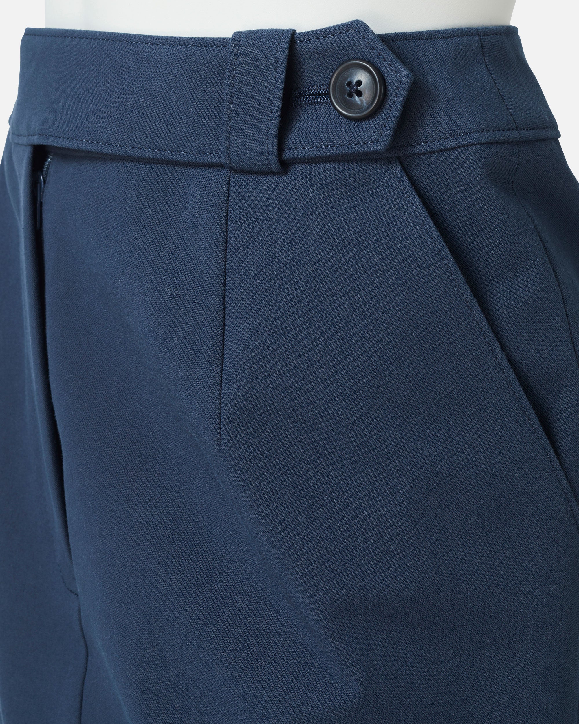 ストレッチギャバジンフロントタックスカート / Stretch Gabardine Front Darted Skirt