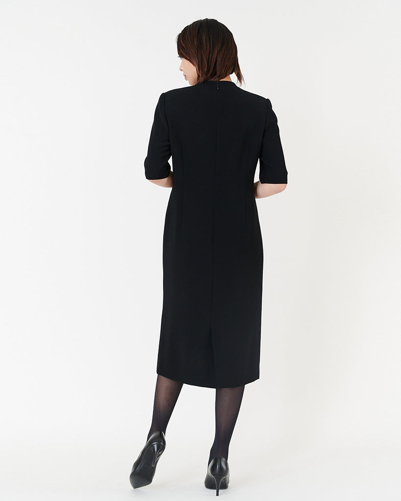 ブラックワンピース / Black Dress