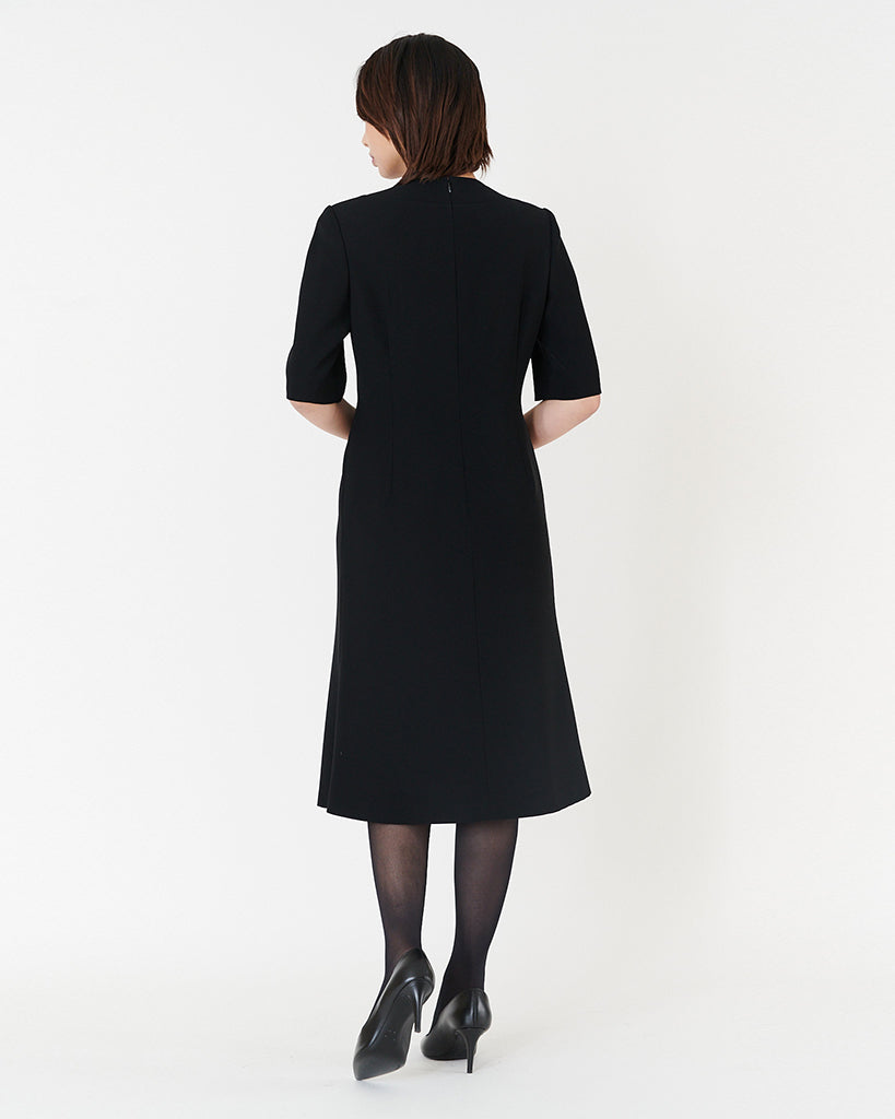ブラックワンピース / Black Dress