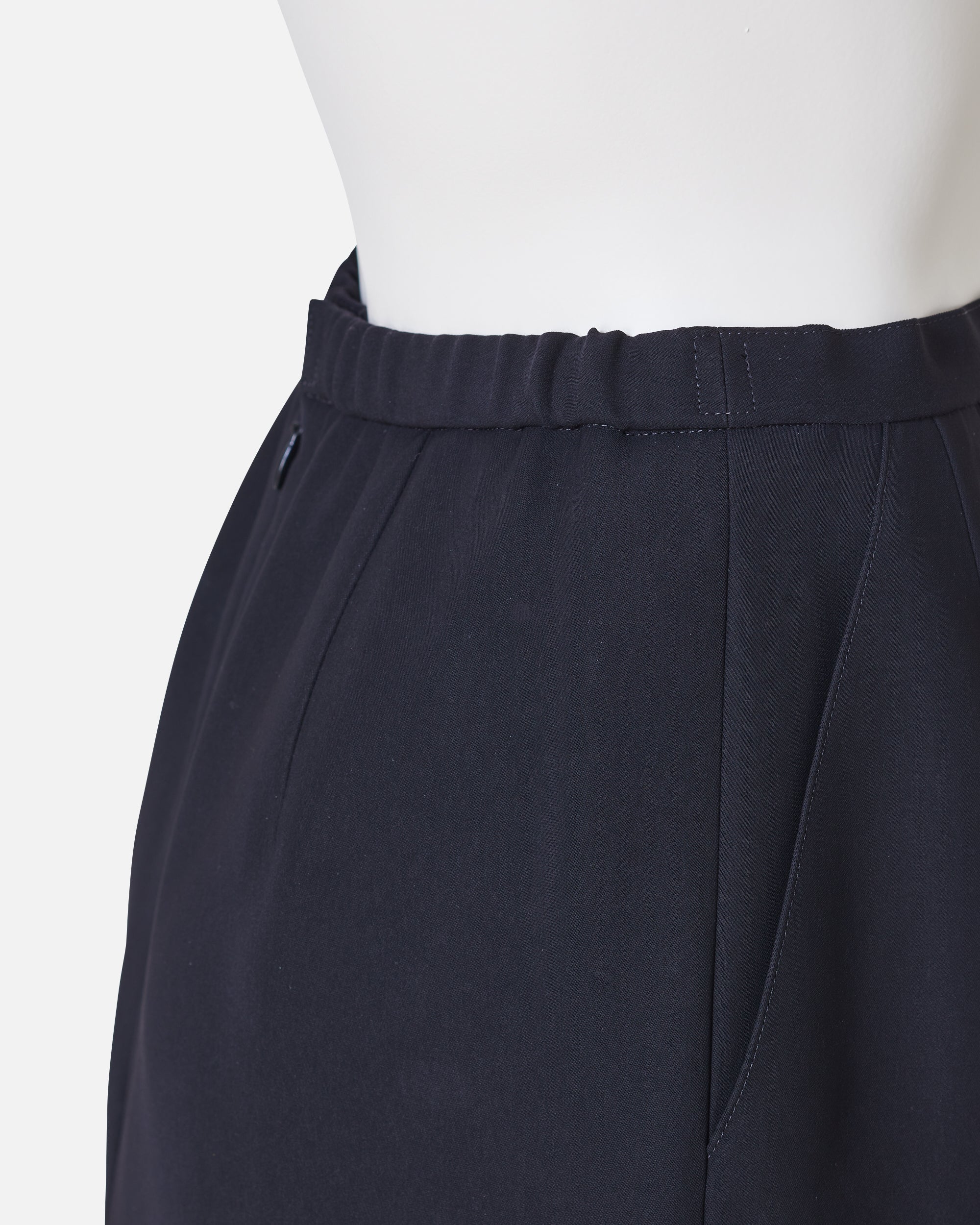 ブラックスカート / Straight Black Skirt