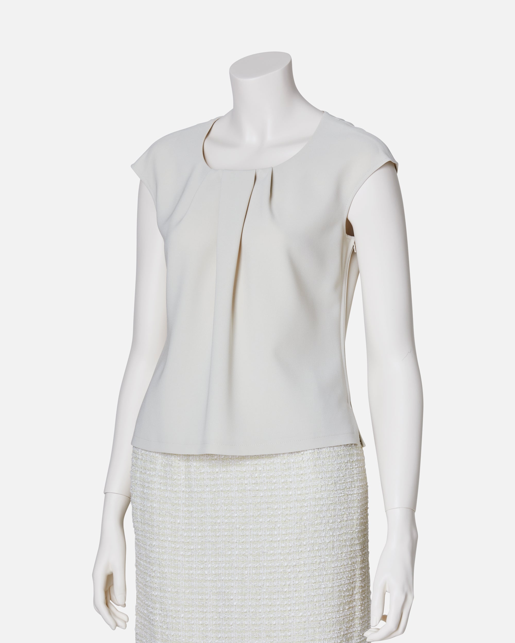 タックブラウス / Pleat-Neck Blouse