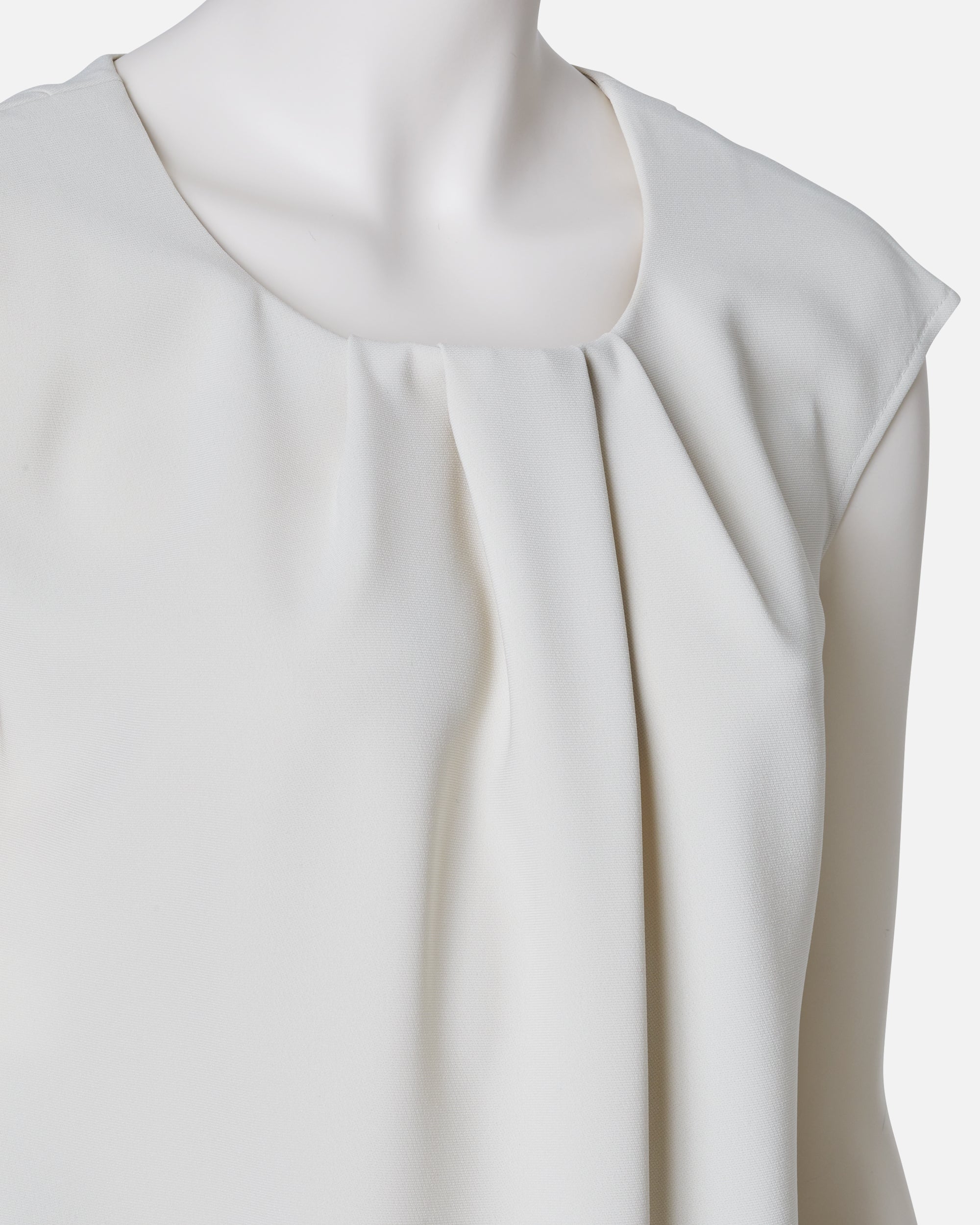 タックブラウス / Pleat-Neck Blouse