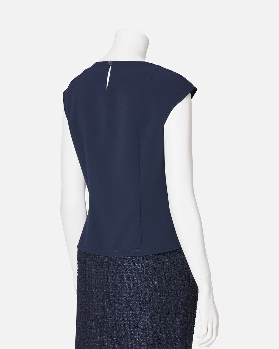 タックブラウス / Pleat-Neck Blouse