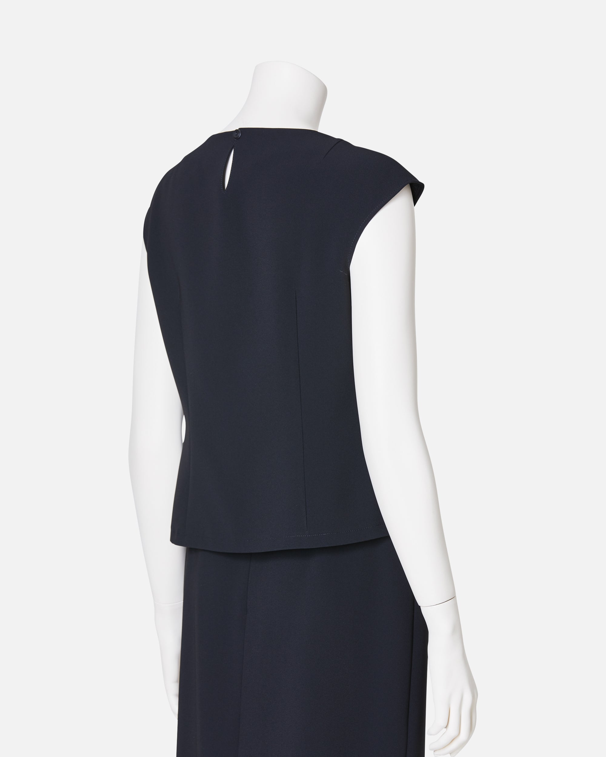 タックブラウス / Pleat-Neck Blouse