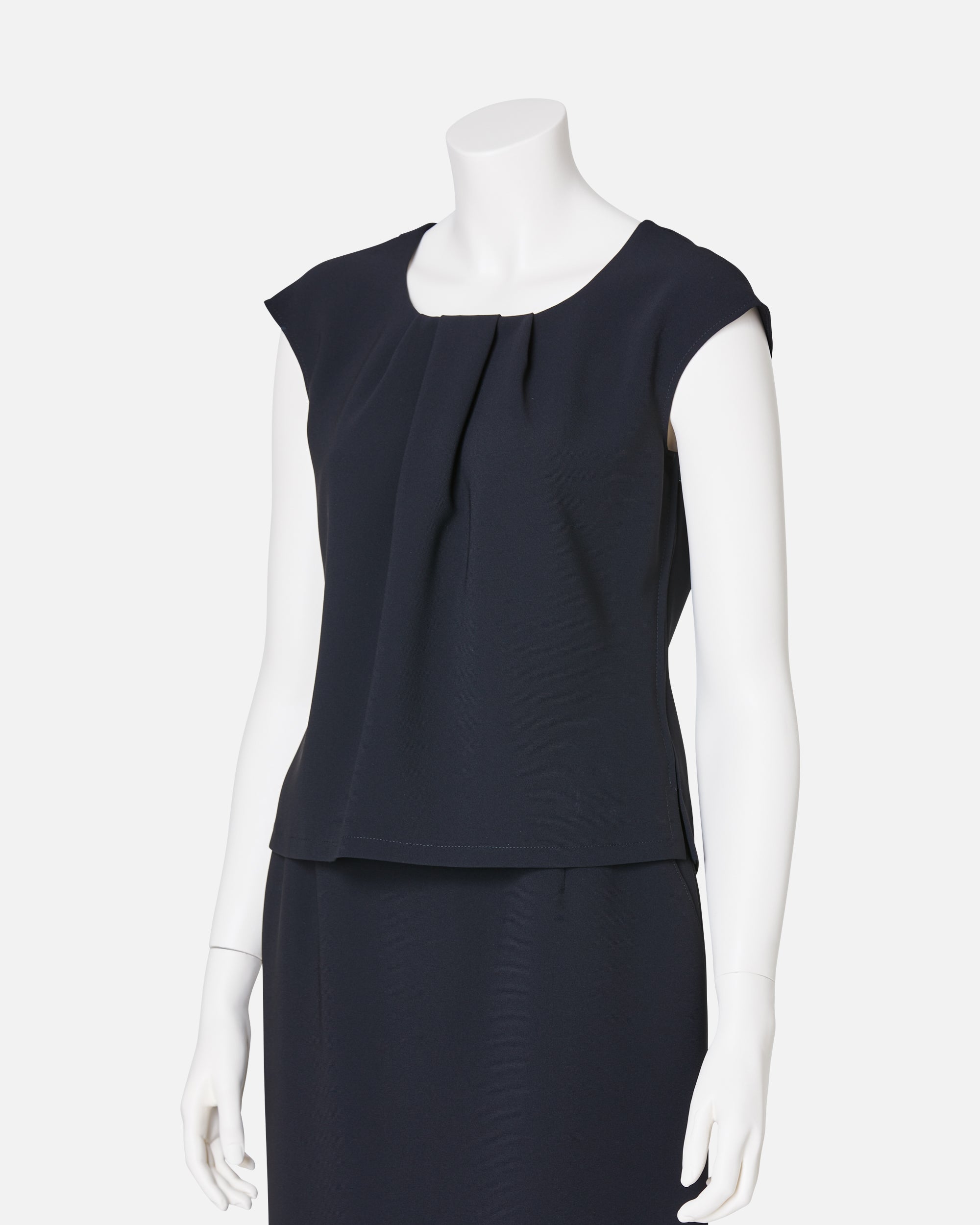タックブラウス / Pleat-Neck Blouse